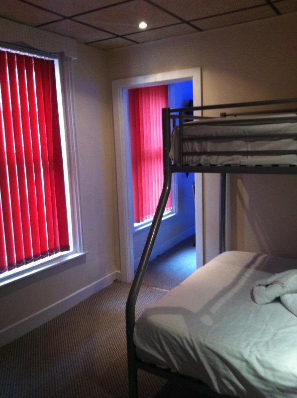 Quintuple Room image 1