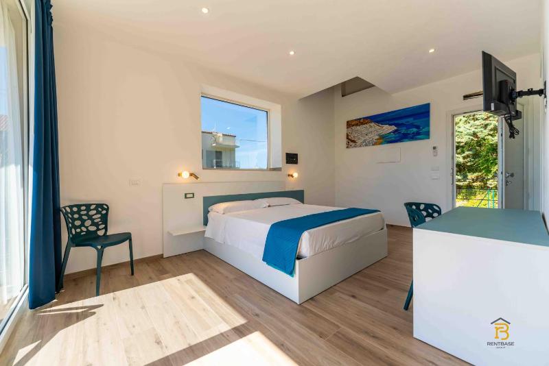Zenit - Rooms and Pool - image 3