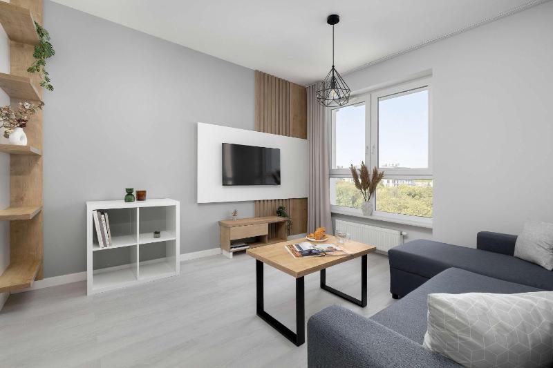 Przestronny Apartament z Klimatyzacją Balkonem i Parkingiem by Noclegi Renters - image 15