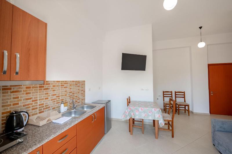 Center Apartments - image 2