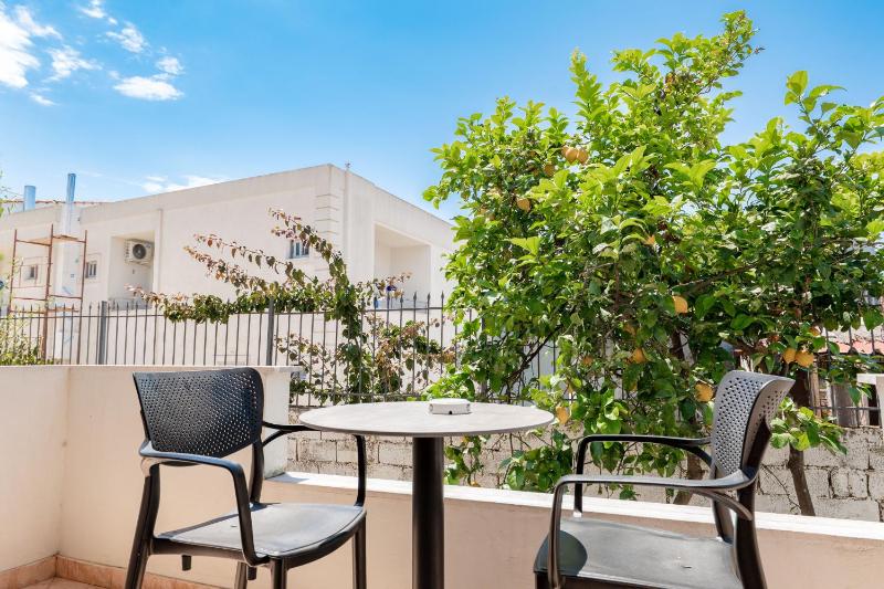 Center Apartments - image 3
