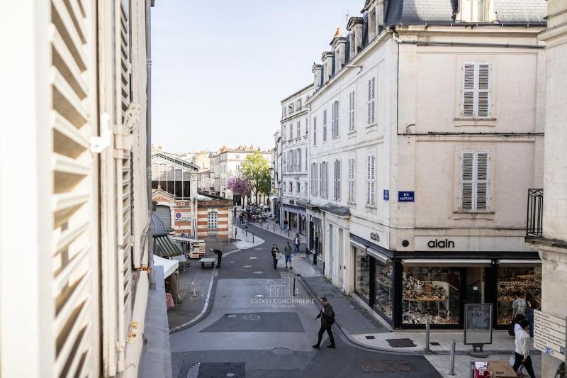 À deux pas du marché et du port • 3* - image 16