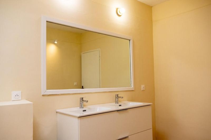 Grande maison familiale en ville avec Jacuzzi - image 23