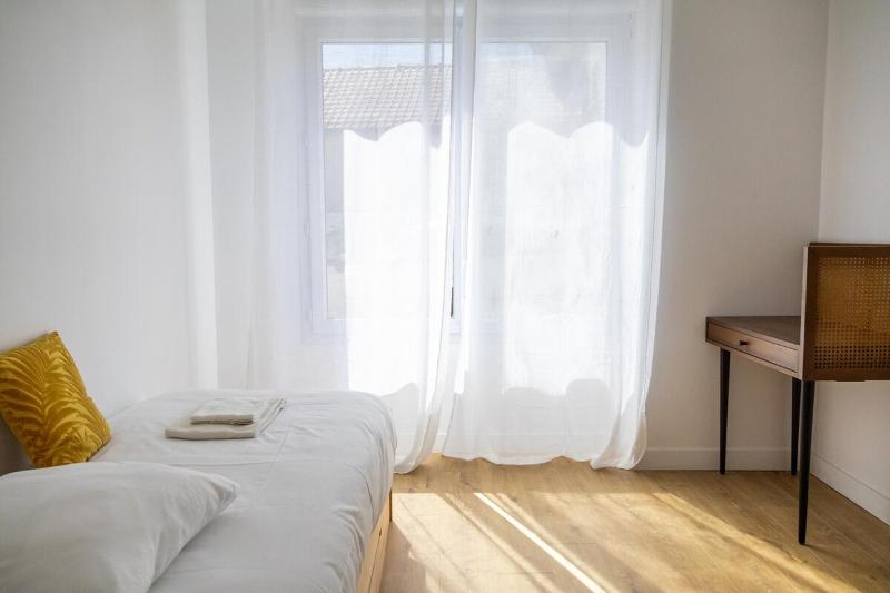 Grande maison familiale en ville avec Jacuzzi - image 21