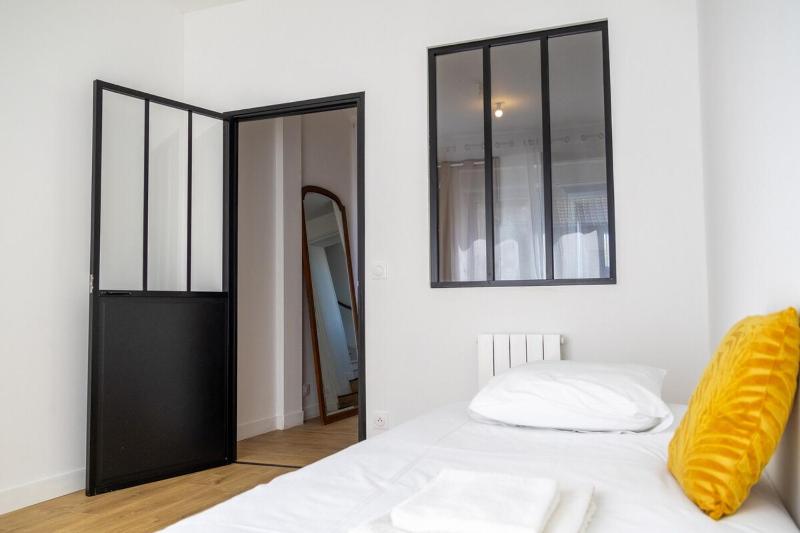 Grande maison familiale en ville avec Jacuzzi - image 25