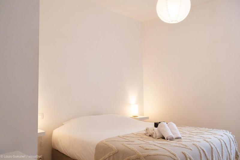 Appartement à deux pas du marché central - image 4