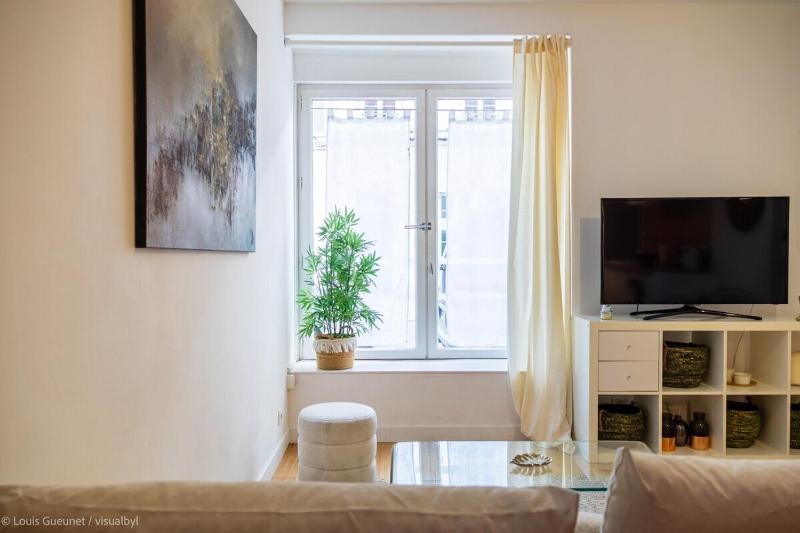 Appartement à deux pas du marché central - image 10