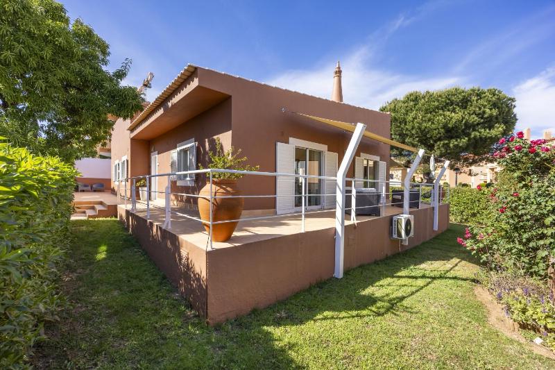 CoolHouses Algarve Luz Casa das Amendoeiras - image 1