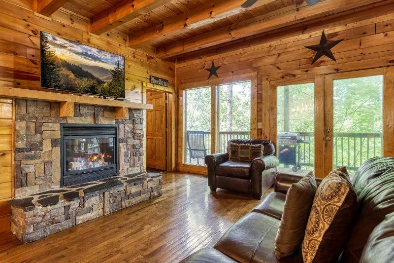Big Bear Retreat- game Room Hot Tub Sleeps 3o Theater Room WIFI!!! - image 50