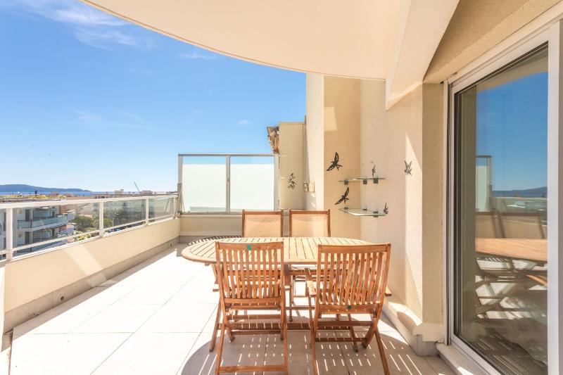 2 pièces avec terrasse vue mer - image 3