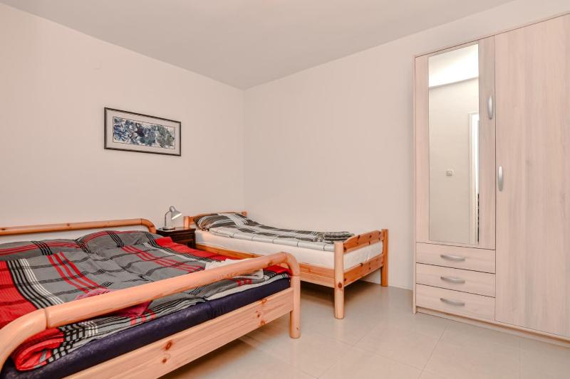 Apartment Nuka - One Bedroom Apartment with Terrace - image 19