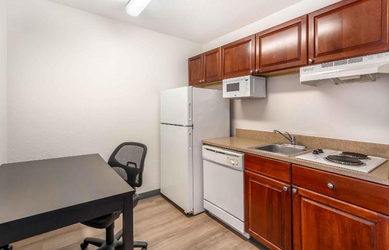 Extended Stay America Suites - Tampa - Airport - N. Westshore Blvd. - image 6
