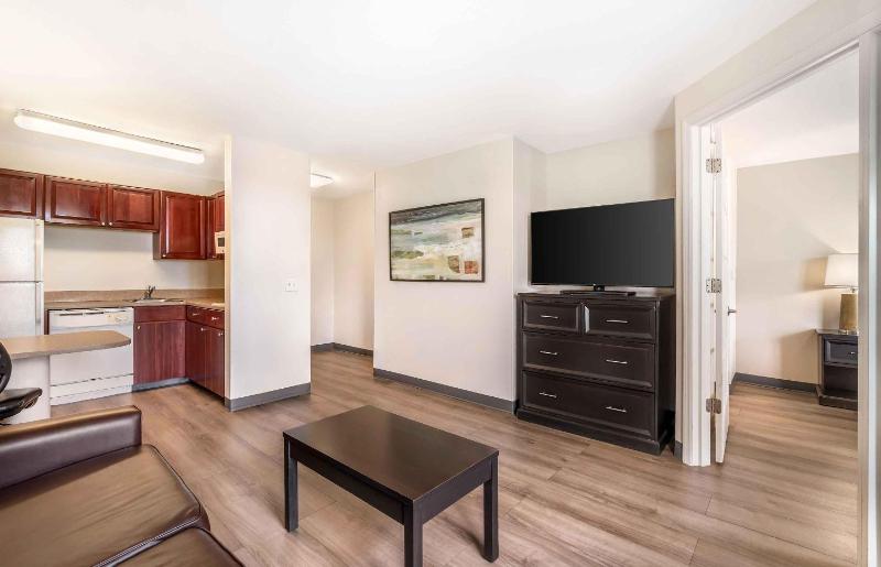 Extended Stay America Suites - Tampa - Airport - N. Westshore Blvd. - image 10