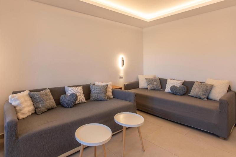 Evagelia's Place - image 13