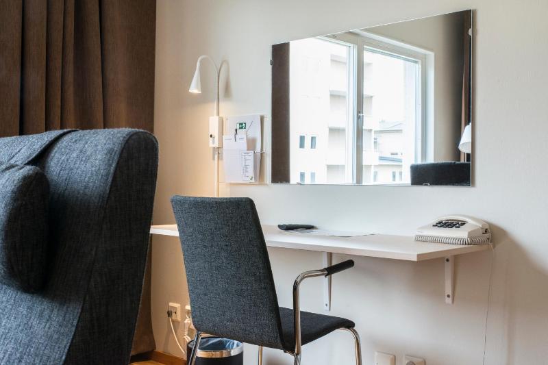 Business Single Room image 3