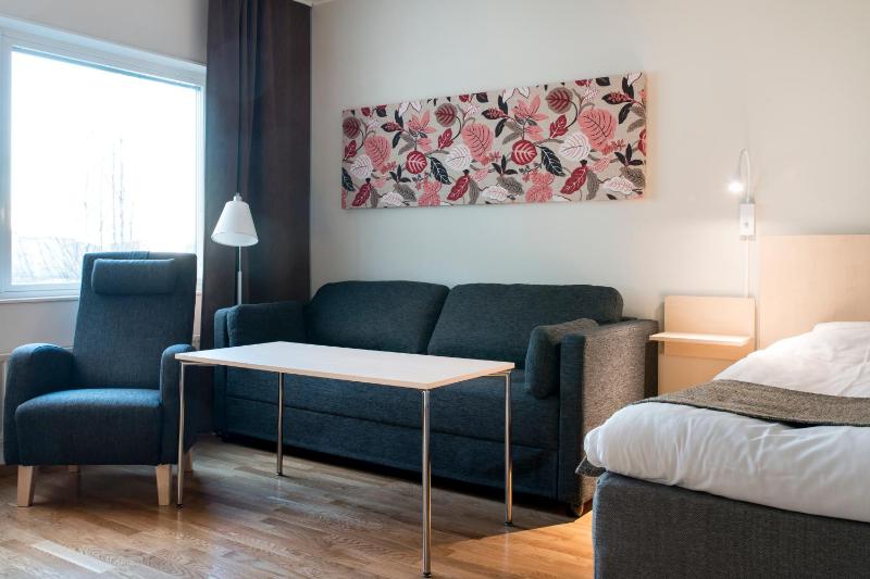 Business Single Room image 4
