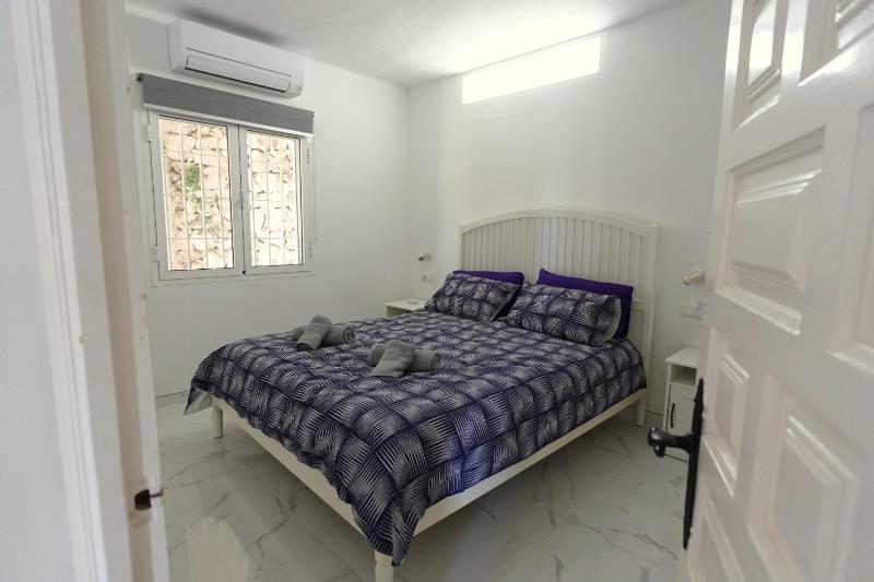 R1360 Alhama 54 - image 14