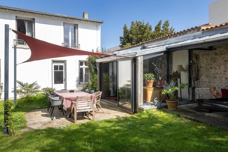 Maison charme • Pkg • Jacuzzi • Jardin • Marché - image 3