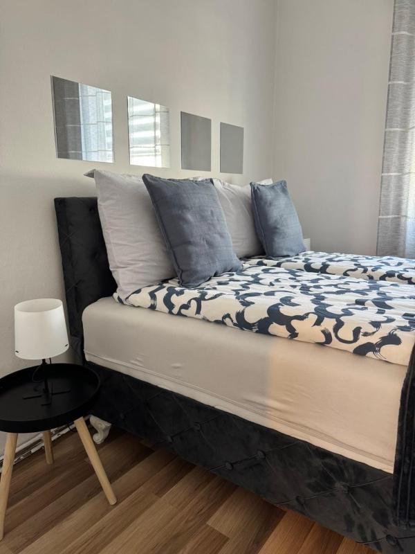 Apartment by Theatre - image 1