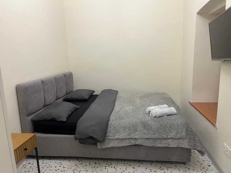 Apartment on Rynok Square - image 8