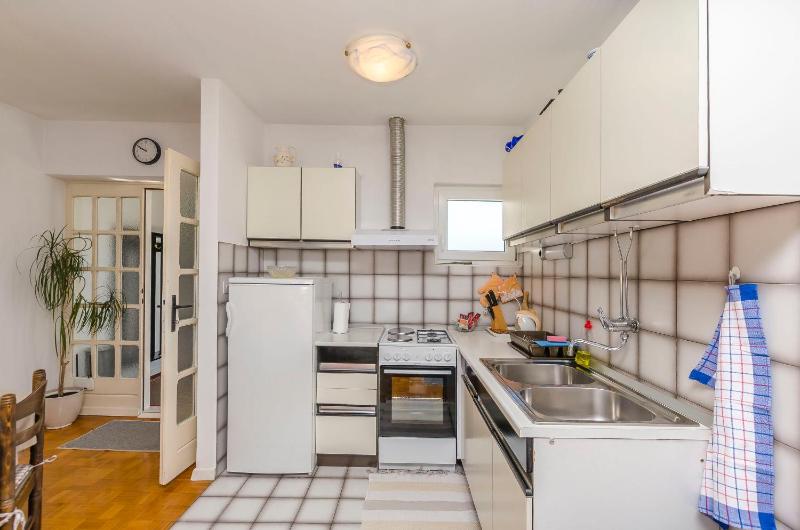 Apartment Elvira Blue beach - image 14