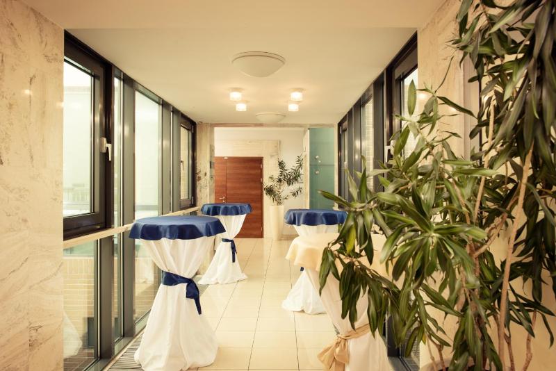 Hotel Ambassador - image 49