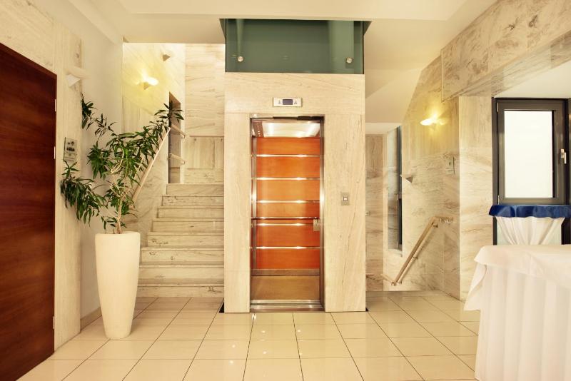 Hotel Ambassador - image 13