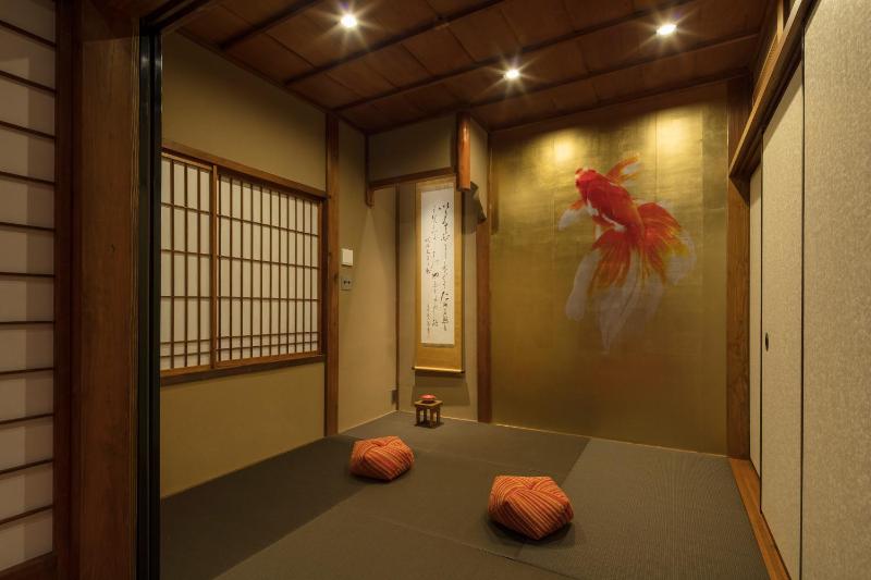 Hikoso-machi Kin no Ma - image 4