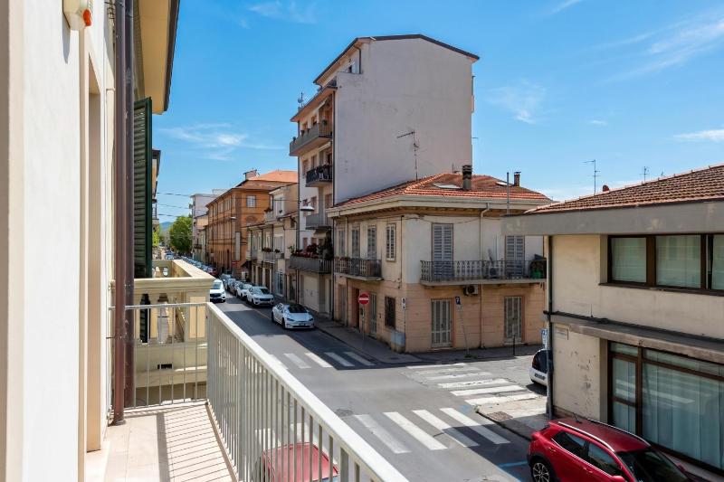 La Suite 2 Ondina Viareggio 200m from sea - Happy Rentals - image 30