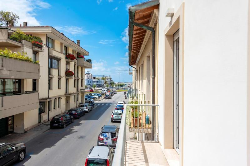 La Suite 2 Ondina Viareggio 200m from sea - Happy Rentals - image 28