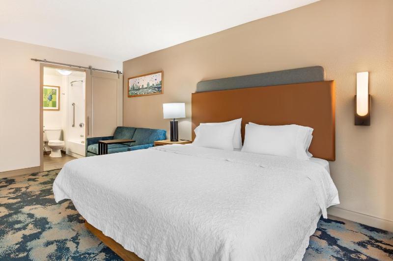 Hampton Inn Tampa-International Airport/Westshore - image 40