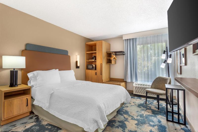 Hampton Inn Tampa-International Airport/Westshore - image 28