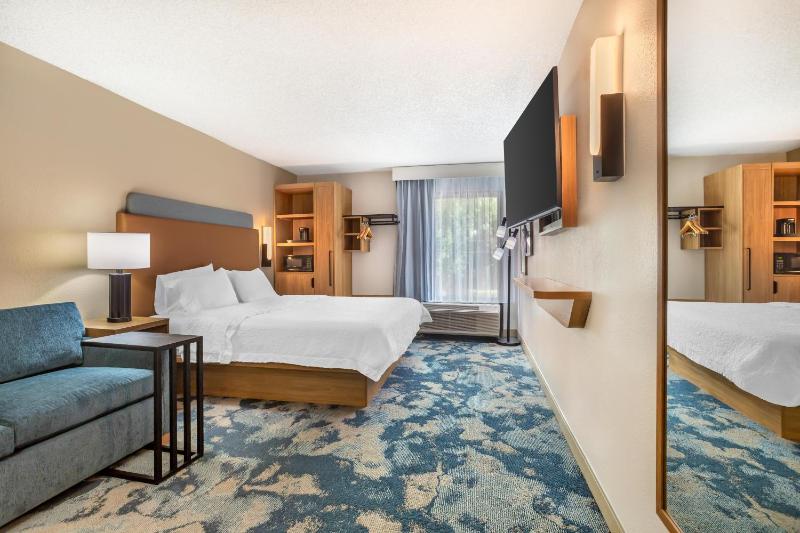 Hampton Inn Tampa-International Airport/Westshore - image 22