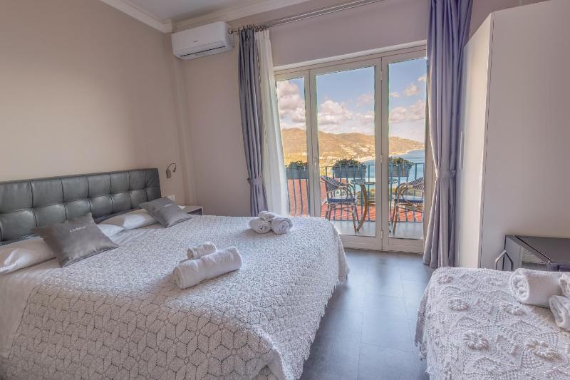 Athena Charming Rooms - image 2