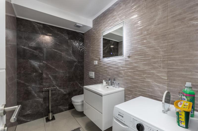 Spacious Pool Apartment Crikvenica - Happy Rentals - image 13
