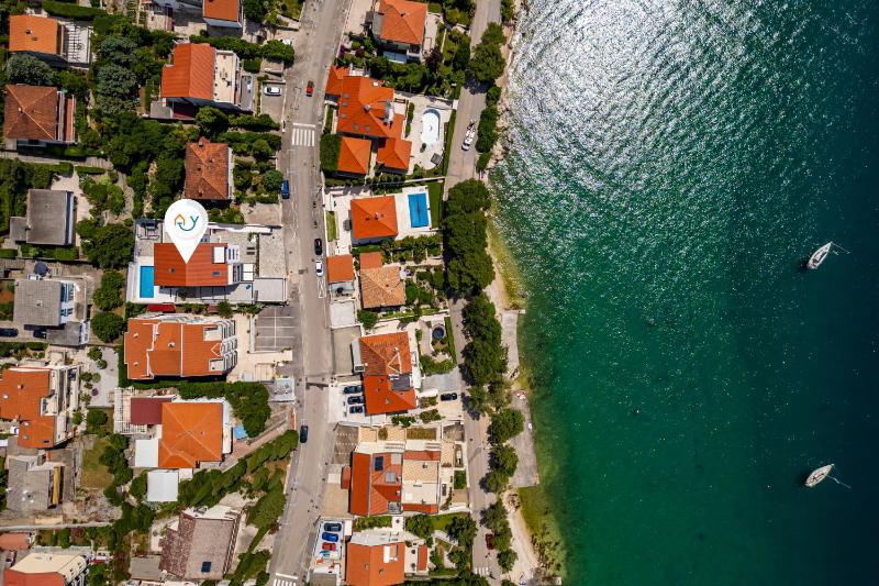 Luxury Pool Apartment With Sea View - Happy Rentals - image 26