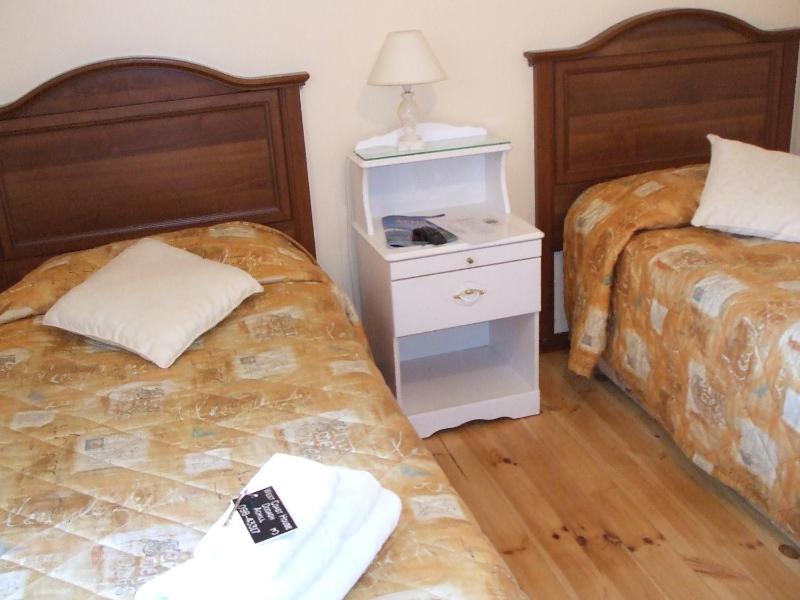 Double Room image 3