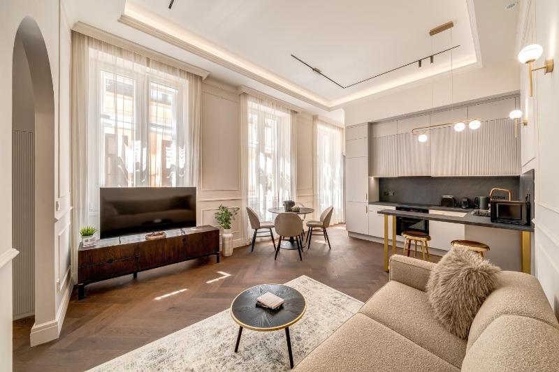 Diamond Boulevard Residence - image 9
