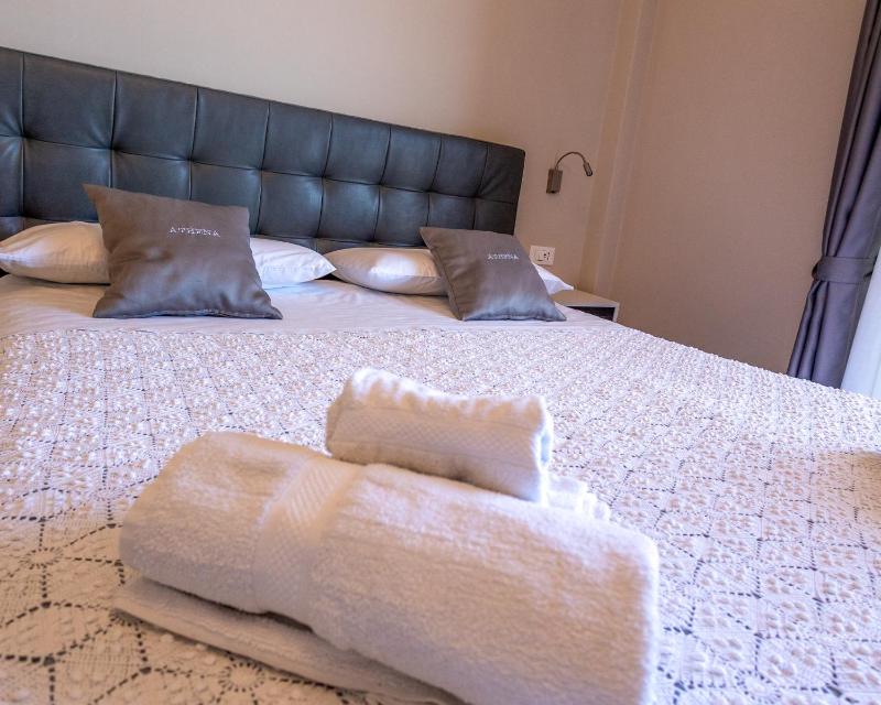 Athena Charming Rooms - image 14