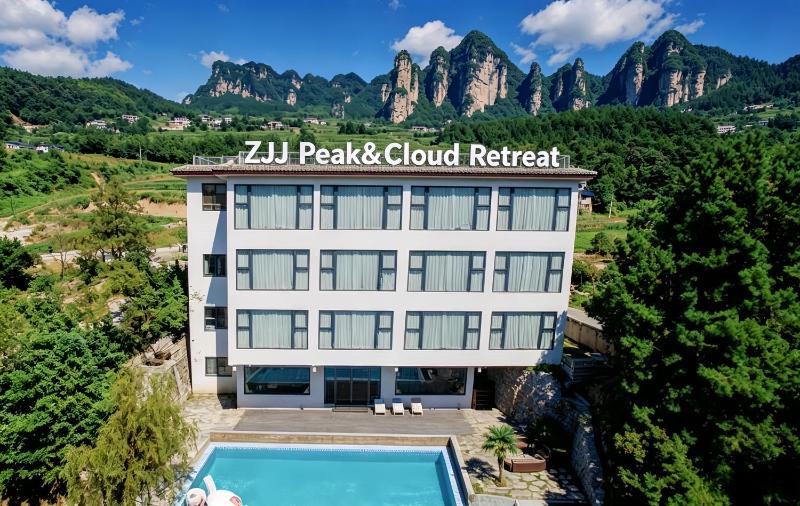 Zhangjiajie Peak&Cloud Retreat-signature coffee-Buffet breakfast-English support-Close to both the East Gate and the Central Gate - image 1