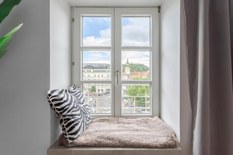 Schlossberg Panorama Suite - 3BR & Free Parking in Altstadt by HERO HOMES Graz - image 26