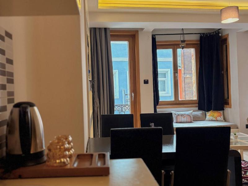 Taksim Square1BR Suite 02 - image 4