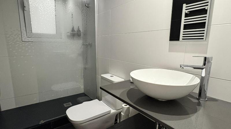 Modern apartment close to the Camp Nou Stadium - image 10