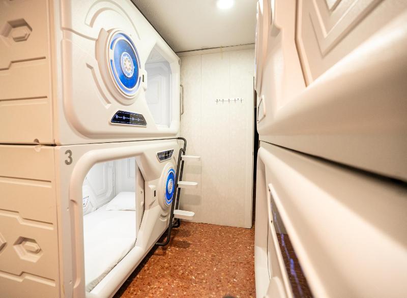 Just Hostel Capsules Alicante - FREE Towels & Luggage Storage - Near Railway - image 7