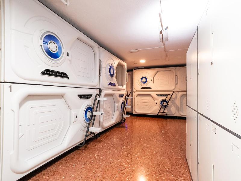 Just Hostel Capsules Alicante - FREE Towels & Luggage Storage - Near Railway - image 16