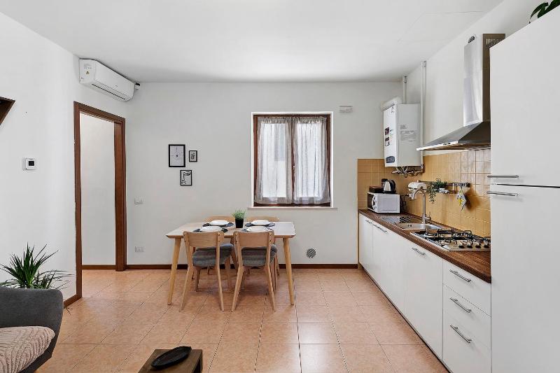 Bee Home In Verona - image 9