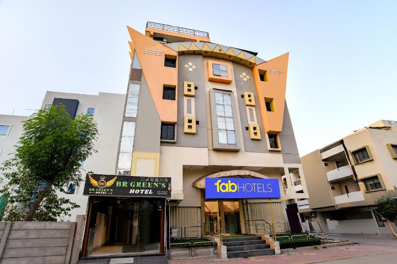 BR Green' Hotel - image 1