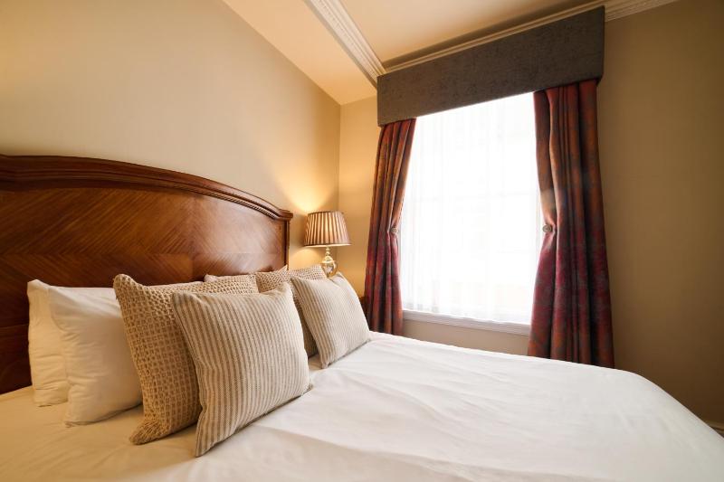 The Atherstone Red Lion Hotel - image 16