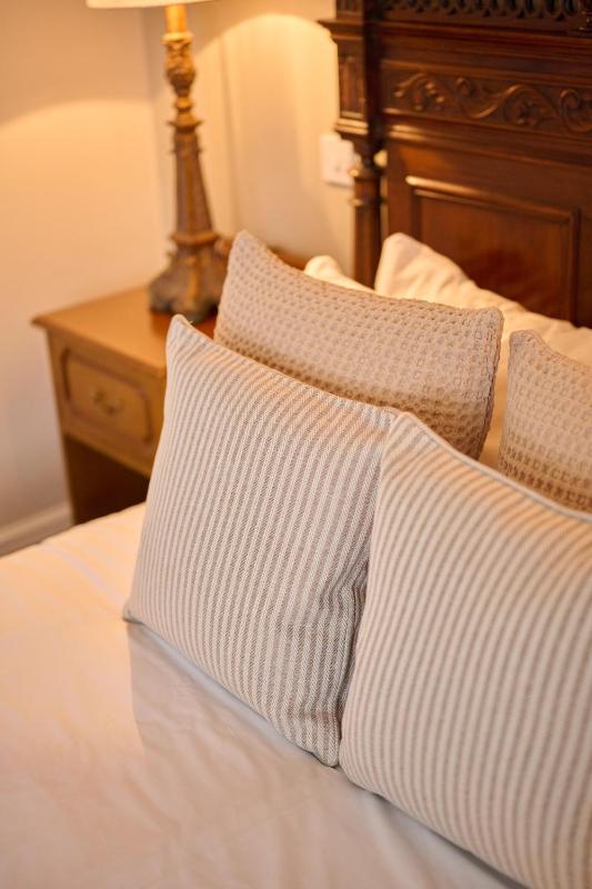 The Atherstone Red Lion Hotel - image 7