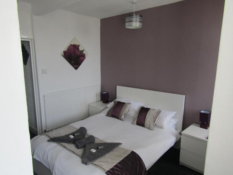 Alderley Hotel B & B - image 9